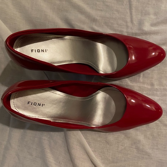 Fioni Red Hilt Patent Heels sz 8.5 - Picture 6 of 11